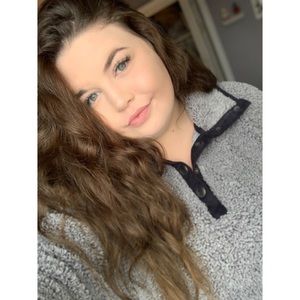 Meet your Posher, Courtney